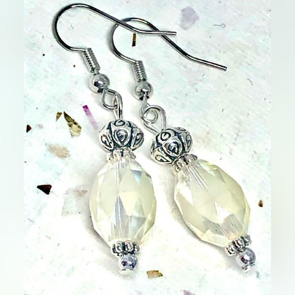 Jonquil Pale AB Yellow Cathedral Glass Oval Drop Bali Style Silver Tone Earrings - Picture 2 of 4